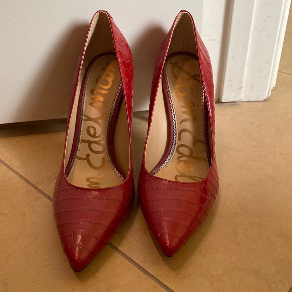 *NEW AND NEVER WORN* Sam Edelman Pumps